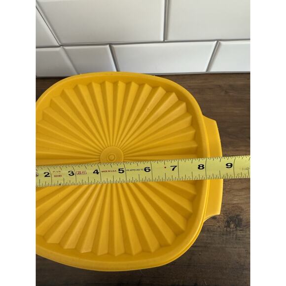 Vtg Yellow Tupperware Servalier 8" Square Bowl 1970's - Picture 6 of 8
